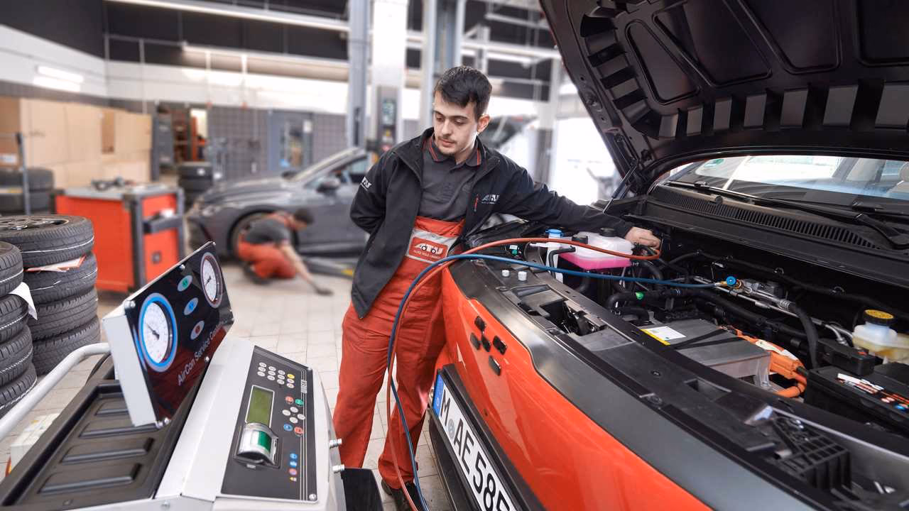 Do approved garages offer car electric repairs?