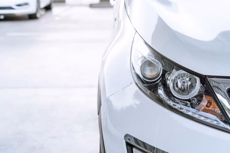 Can you drive with an open bonnet?