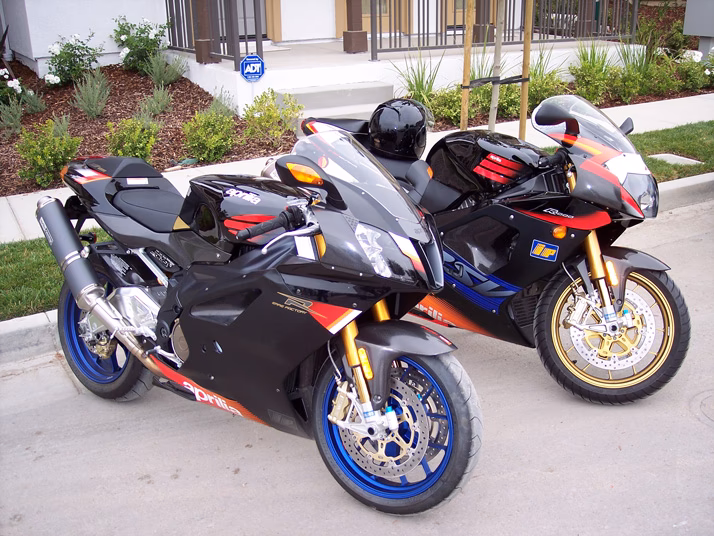 What is the engine capacity of Aprilia RSV 1000 Mille?