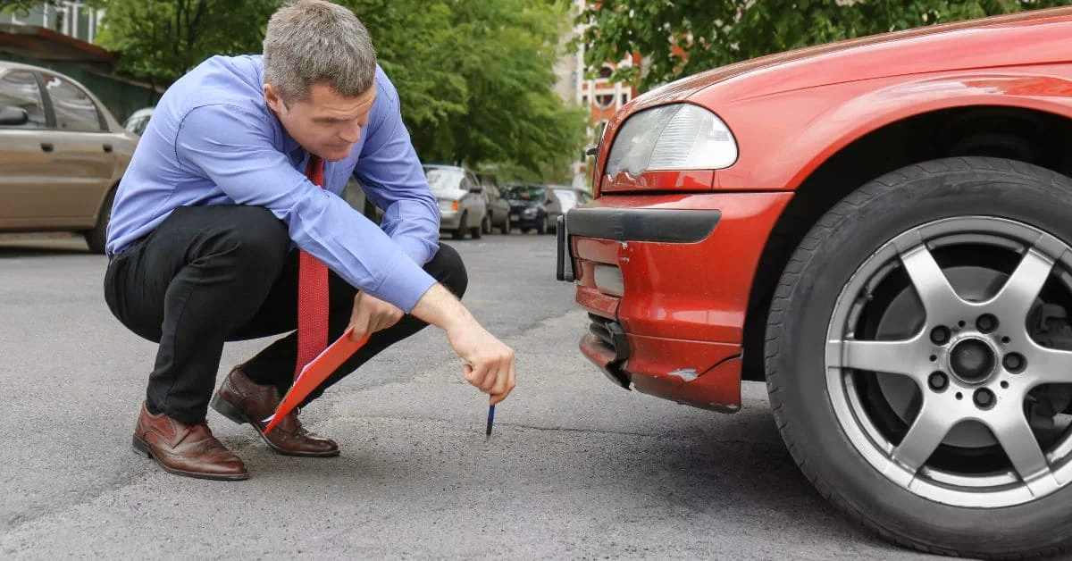 Can a curb hit damage a wheel?