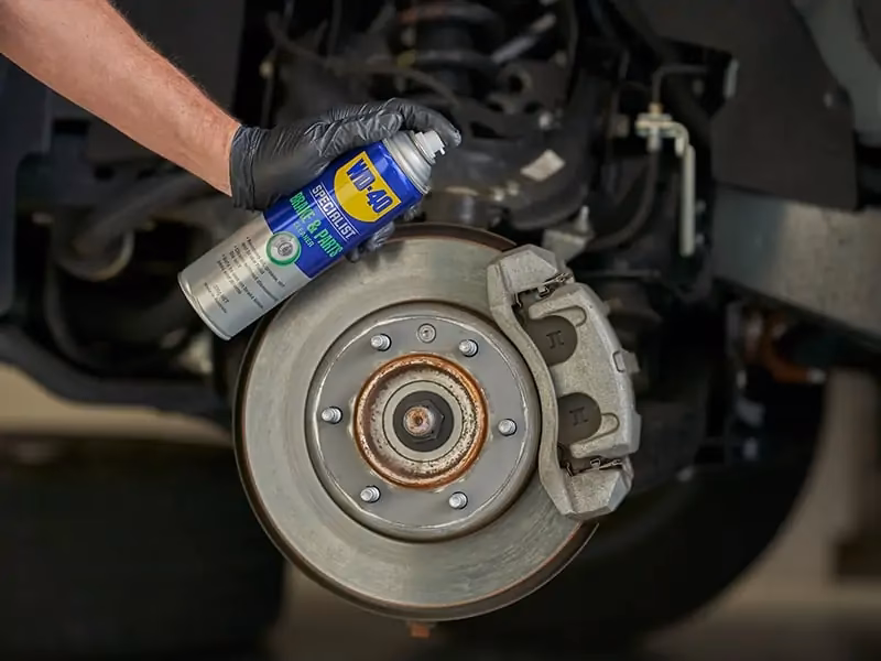 Can you use WD40 on brake calipers?