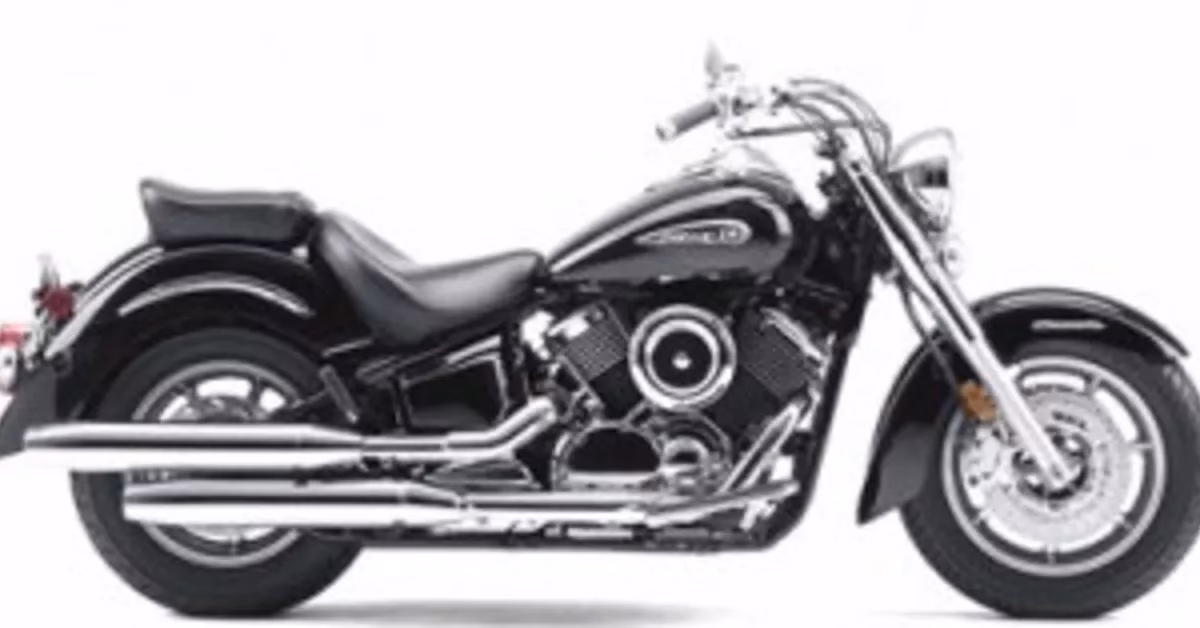 What engine does a 2005 Yamaha V Star 1100 use?