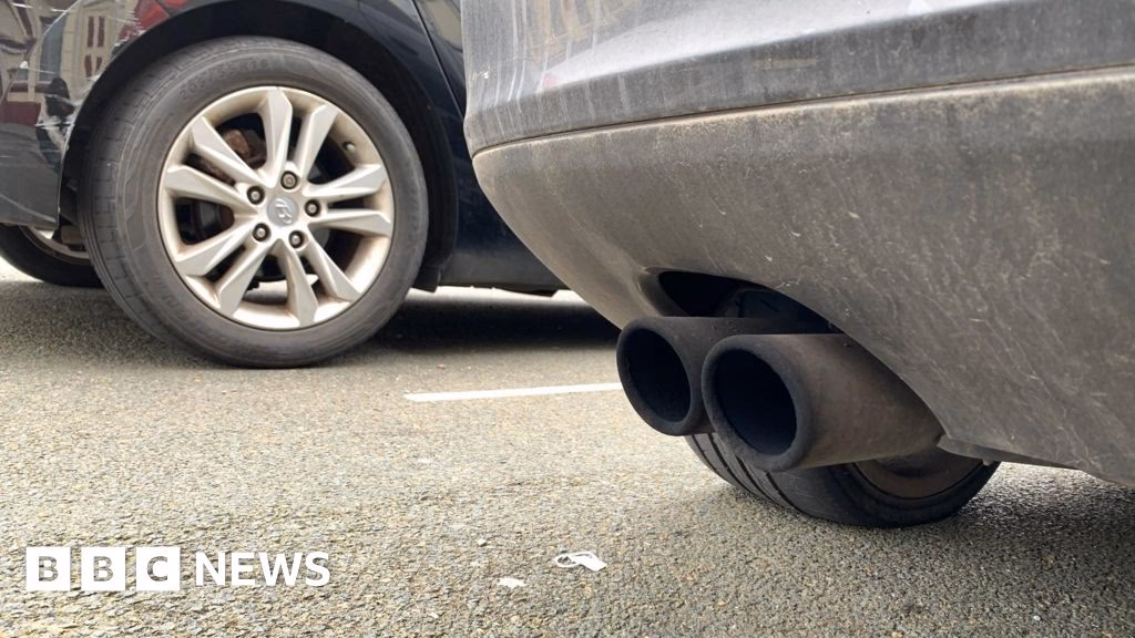 How do I register a vehicle in the Isle of Man?