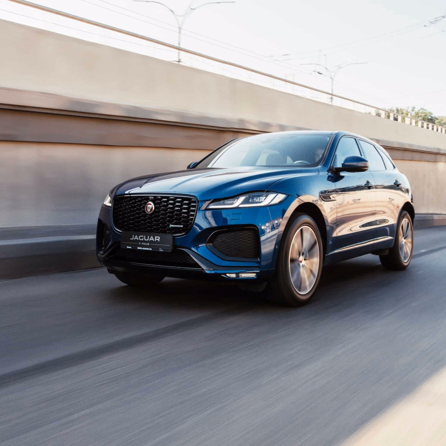 Where can I contact listers Jaguar Solihull?