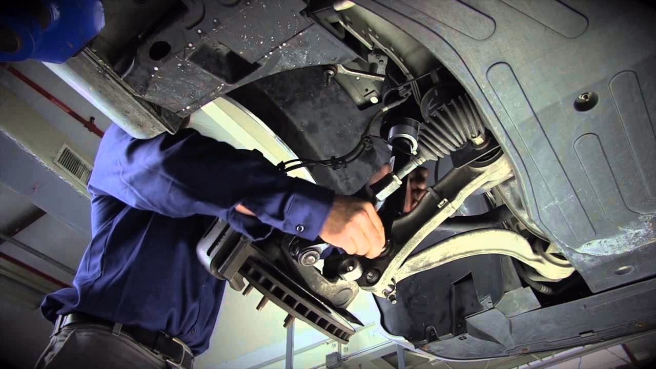 How fast does a Jaguar X350 air compressor run?