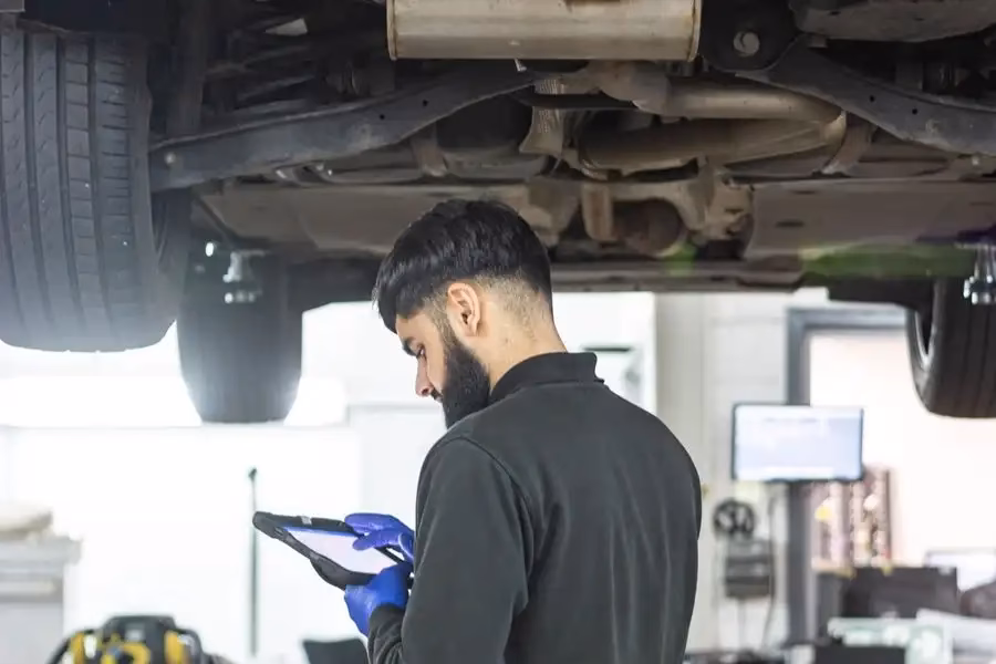 How do I book a vehicle with JCT600 vehicle leasing solutions?