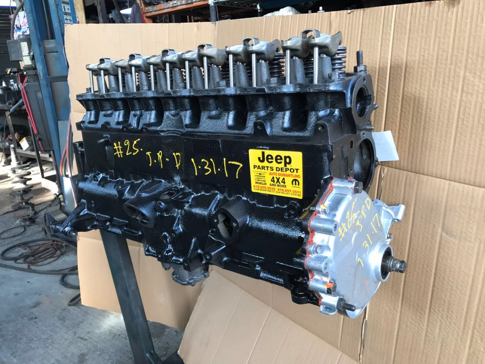 How much does a Jeep 4.0 engine weigh?