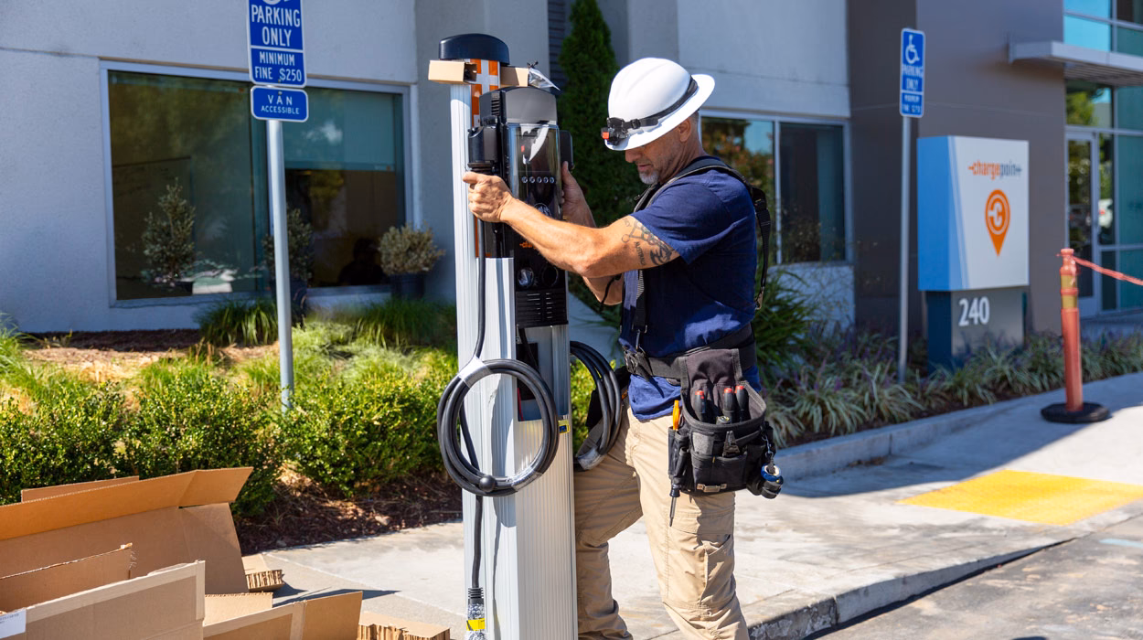 How many electric vehicle charging jobs are there in UK?