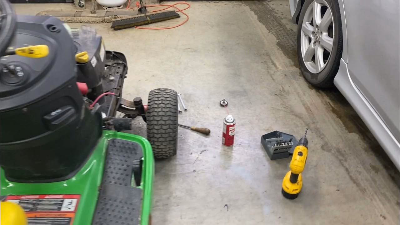 How does the John Deere D130 function?