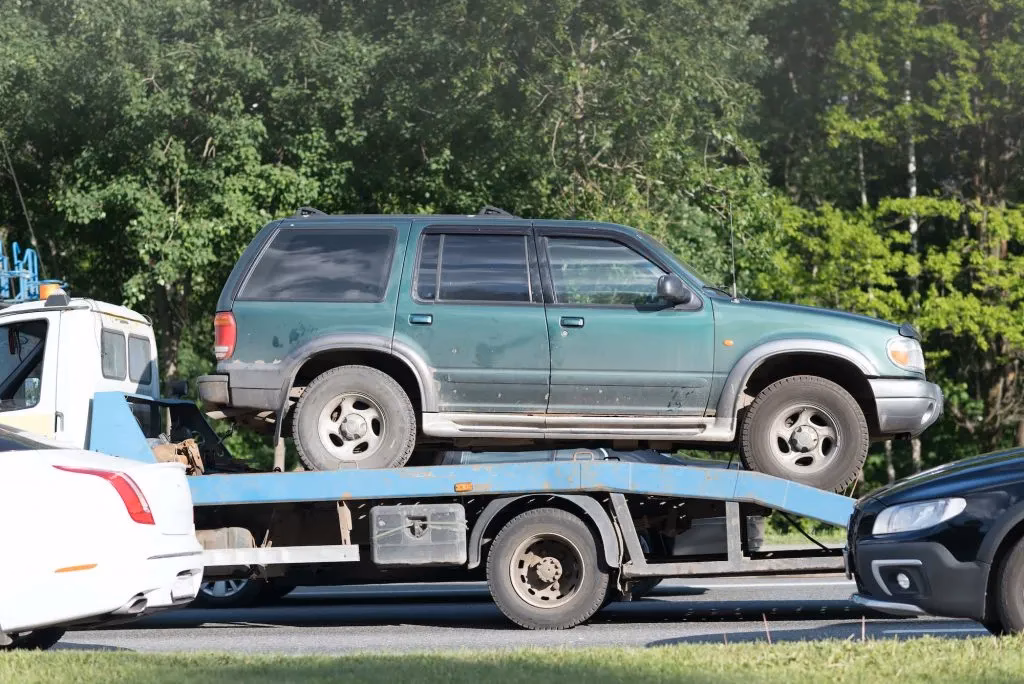 Do you pick up junk cars in Ottawa?