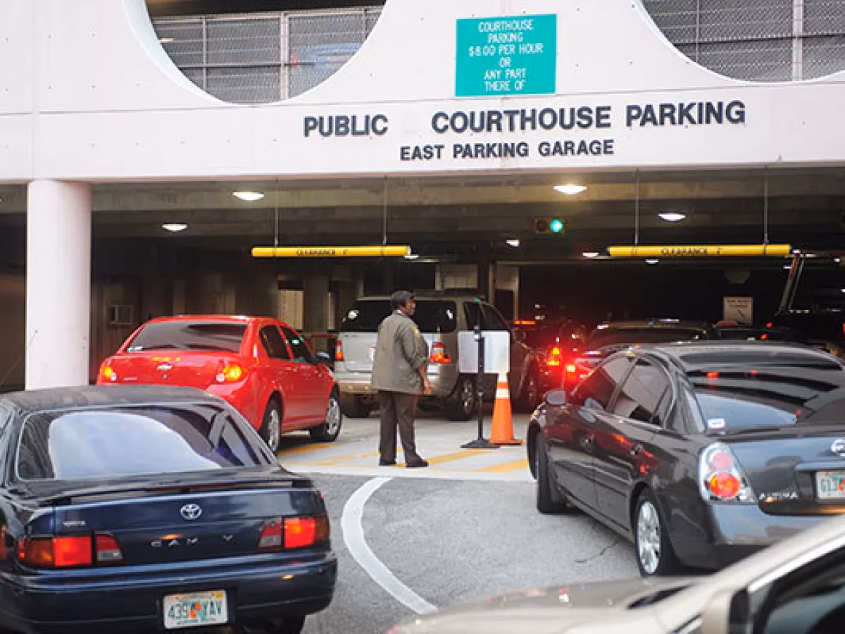 Do jurors have car-parking facilities?
