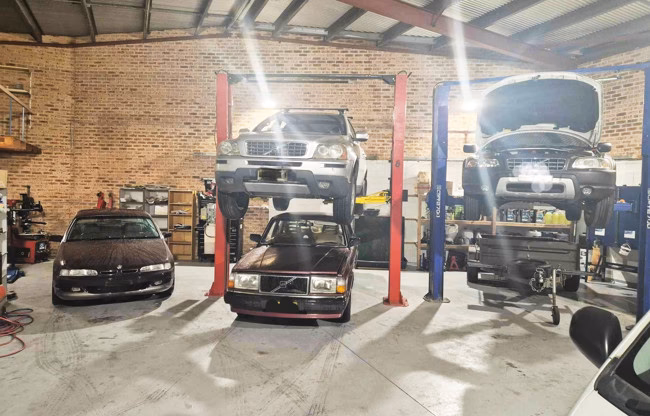 Where is Kevs Auto Sales located?