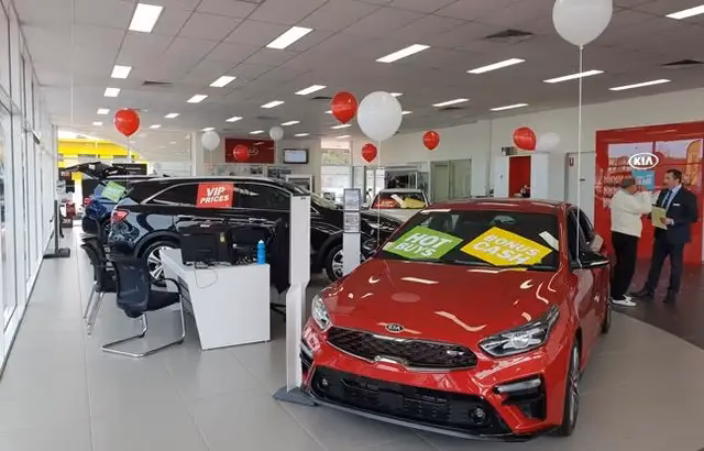 Where is Dandenong Kia service centre?
