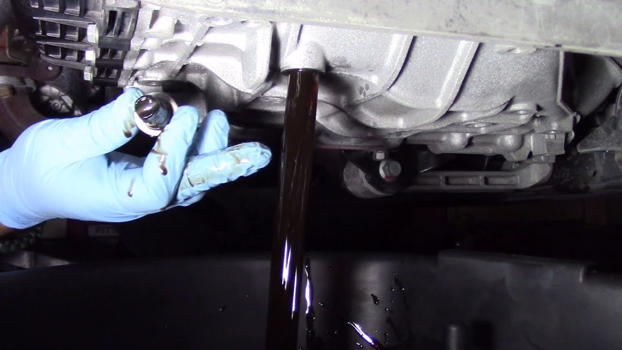 What transmission options does a Kia Carens have?
