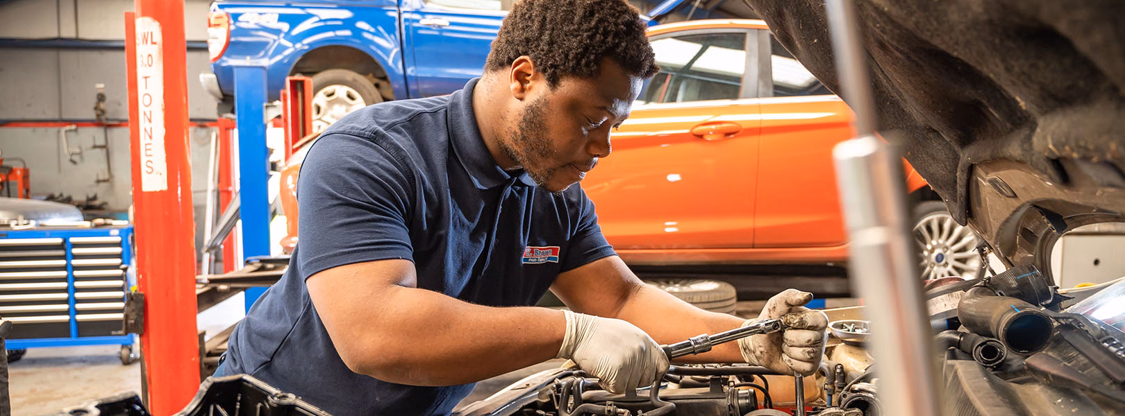 What services does Kings Lynn car repair & servicing offer?