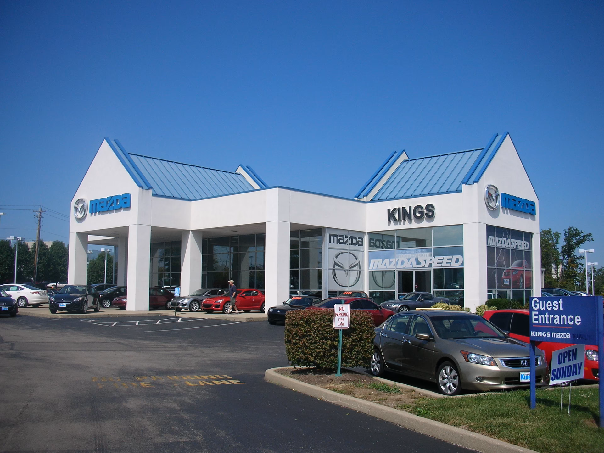 How can I schedule my Mazda service?