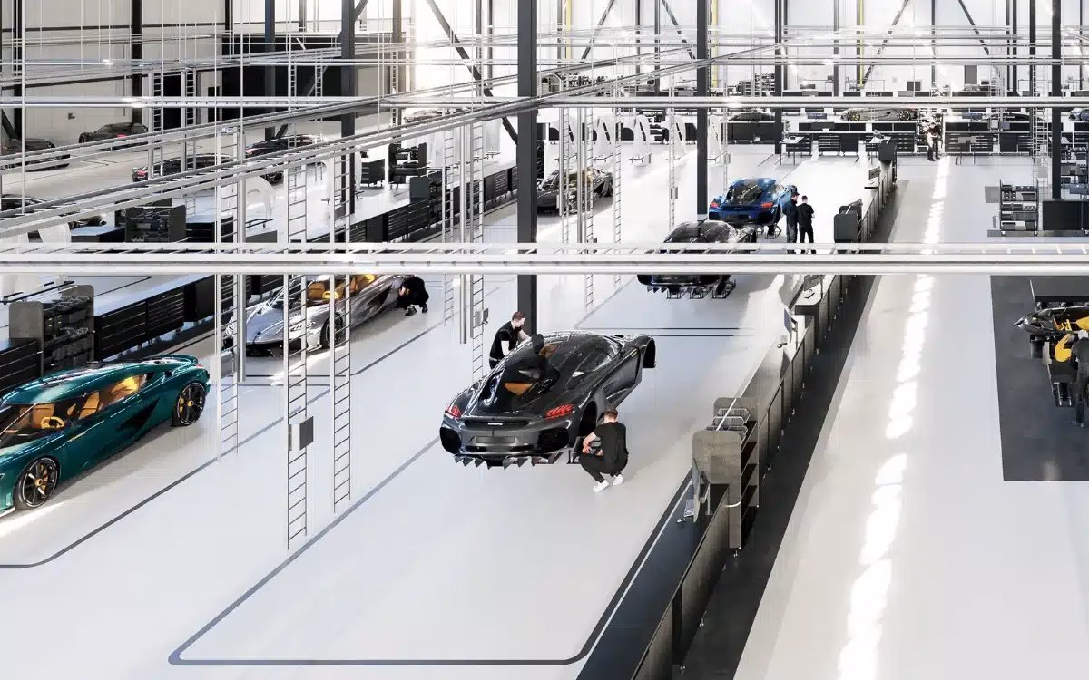 How much does a Koenigsegg cc850 oil change cost?