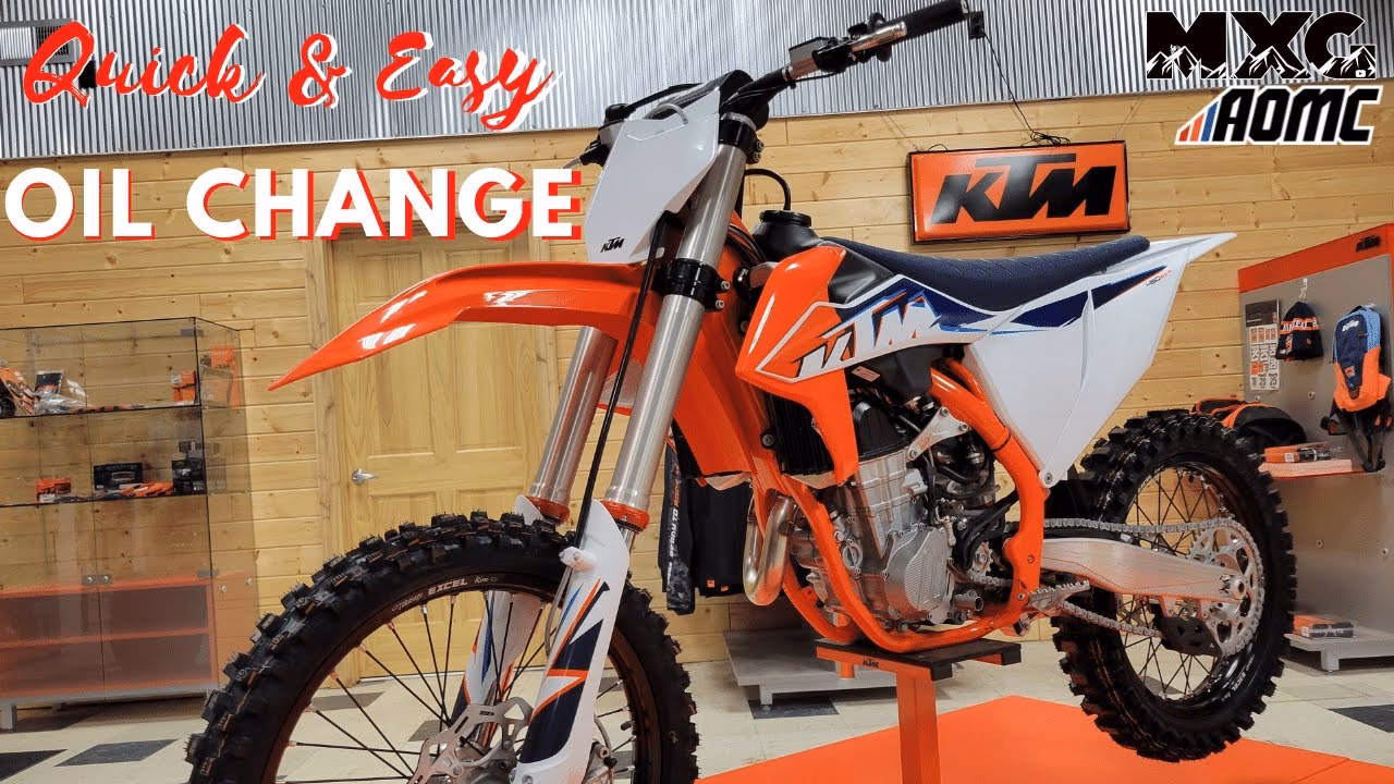 How much oil do you put in a 450SXF?