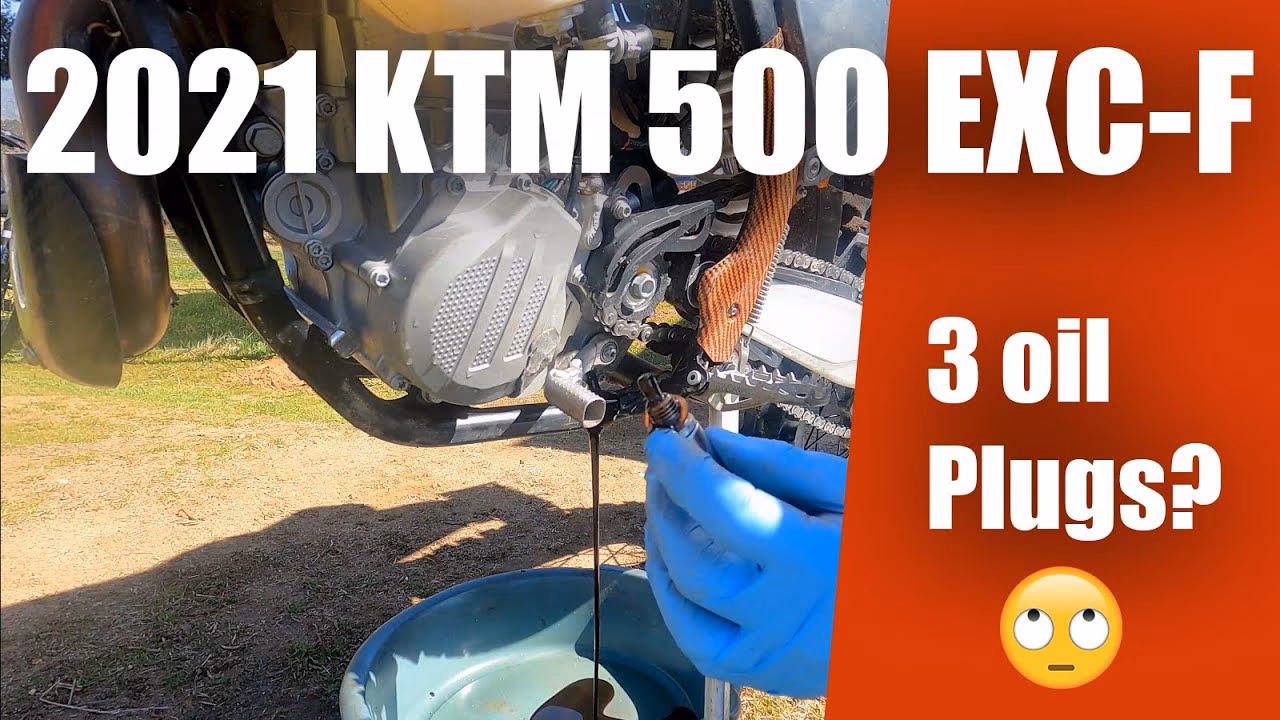 How much oil does a KTM burner use per hour?