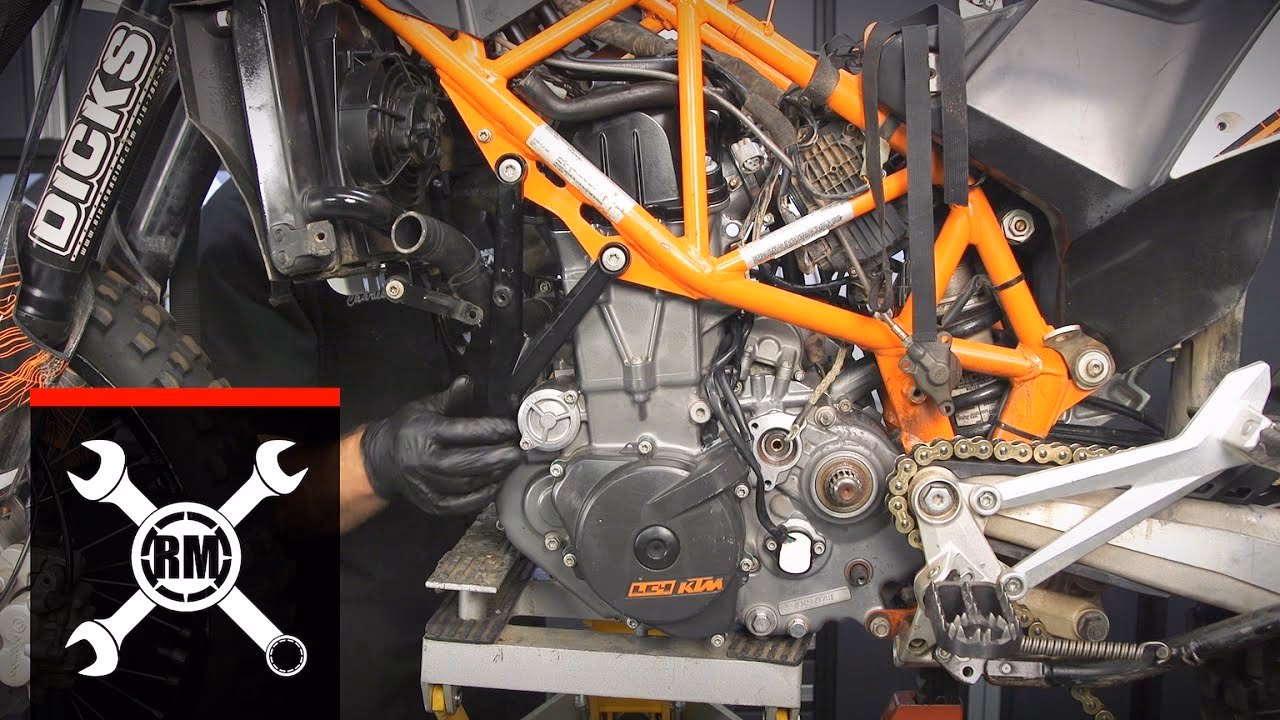 Where is rebound damping located on a KTM 690 SMC R?