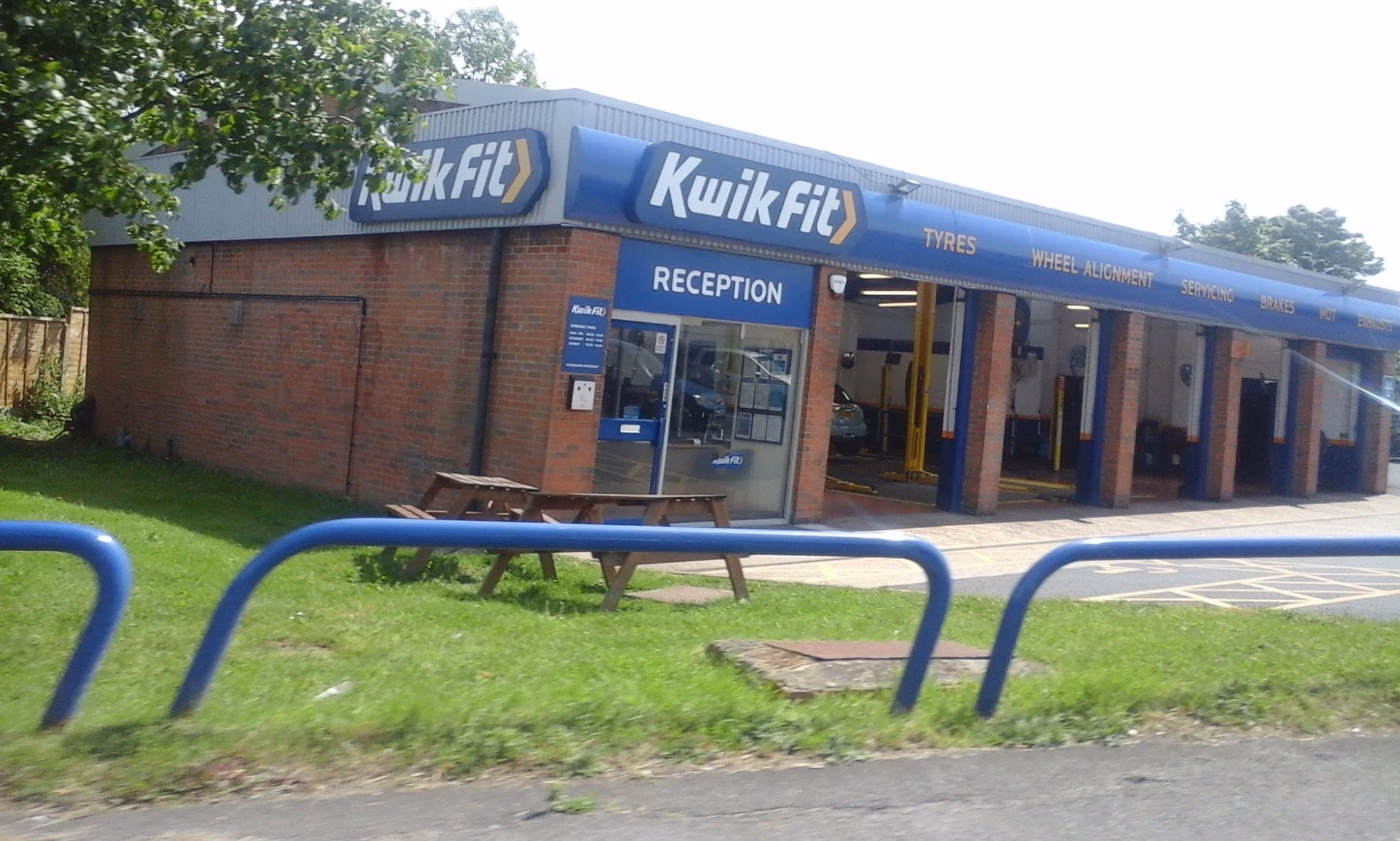 Where is Kwik Fit in Borstal Hill?
