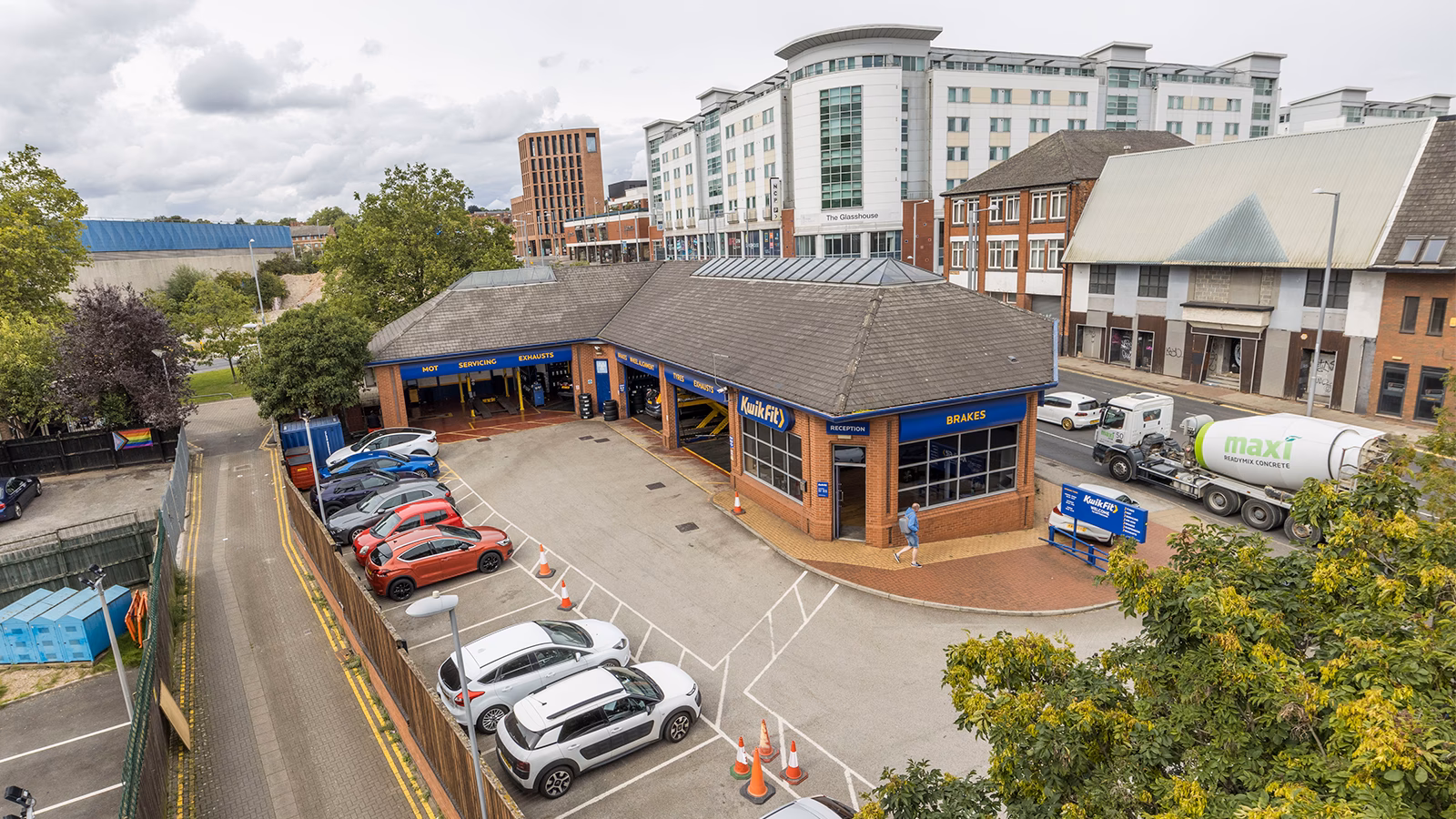 Where is Kwik Fit Huntingdon?