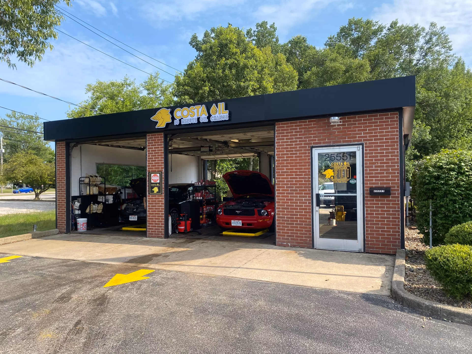 Where is the Valvoline Oil Change located?