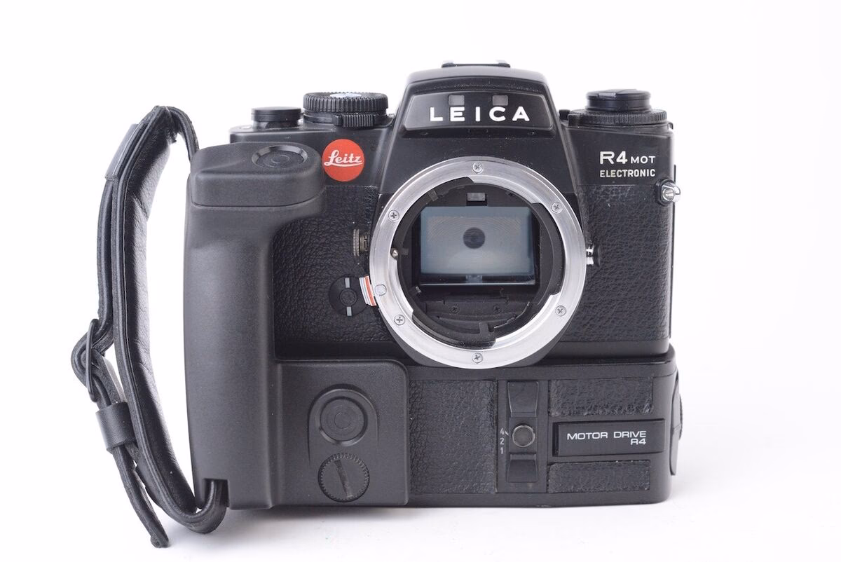 What is the difference between Leica R3 and R4?