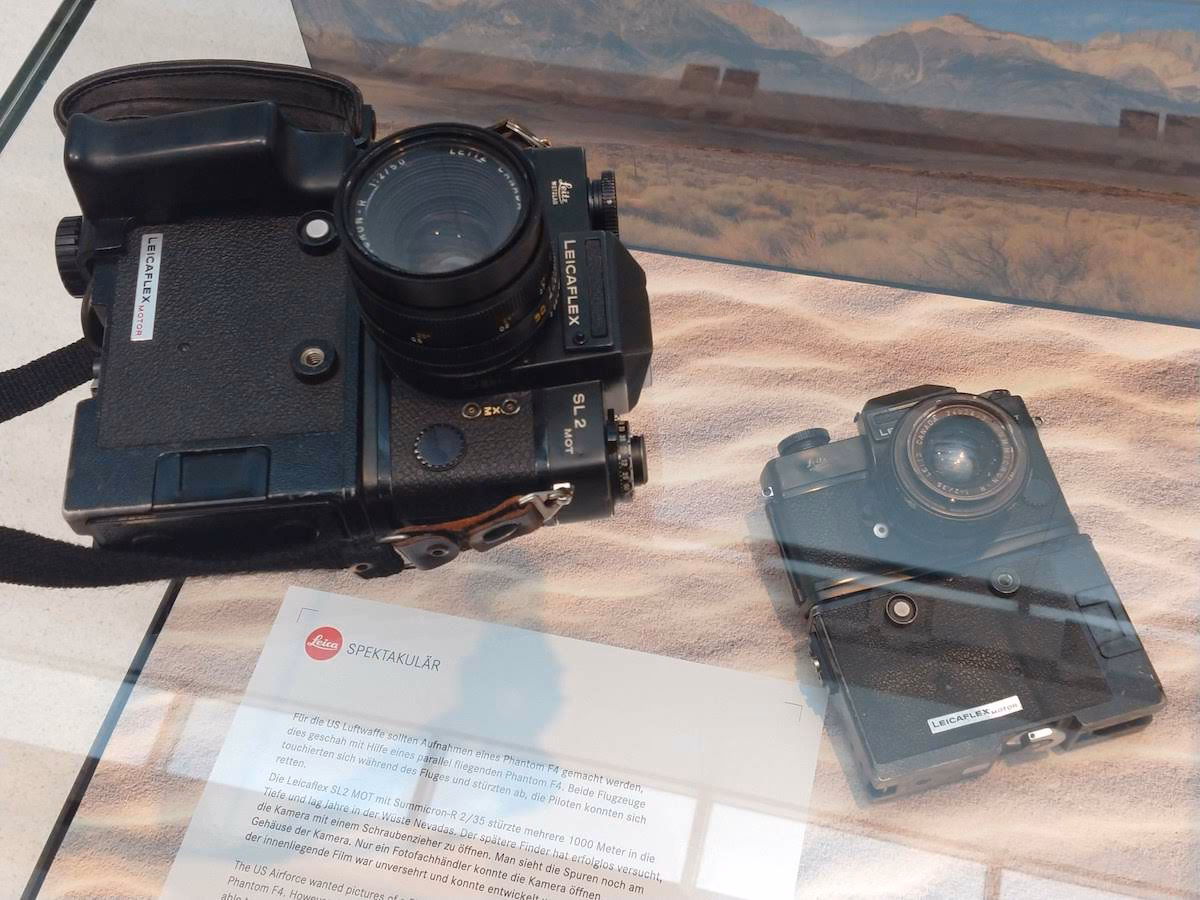 Is the Leica SL2 a mechanical SLR?