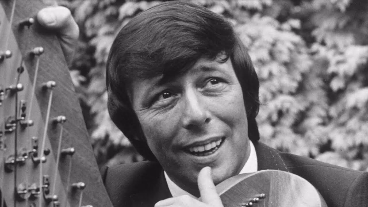 How did Les Reed become famous?