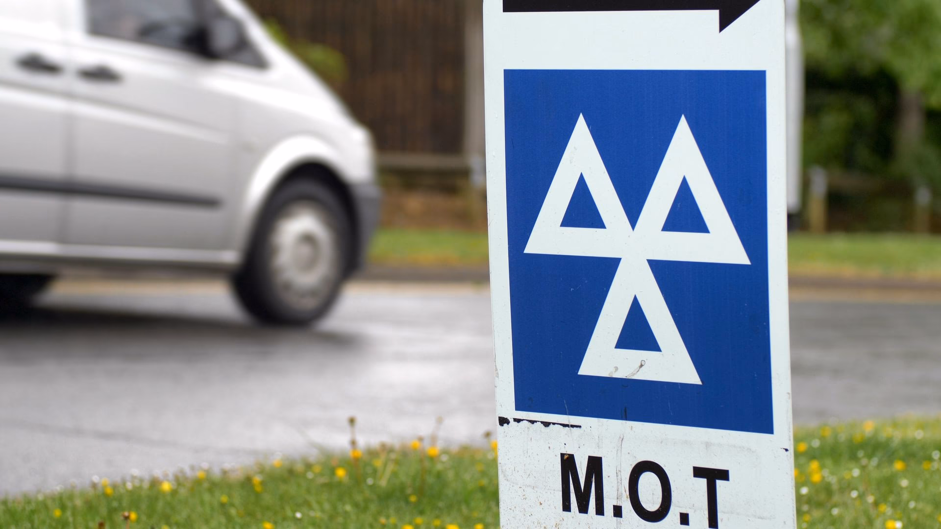 Can I renew a lapsed Mot?