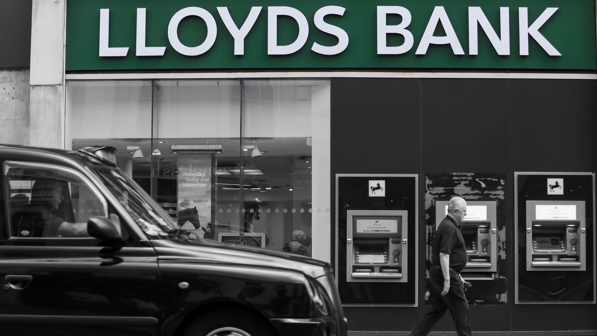 Does Lloyds Bank car finance affect my credit report?