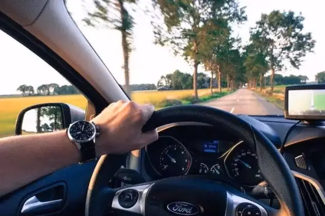 How do I contact Louth & district voluntary car service?