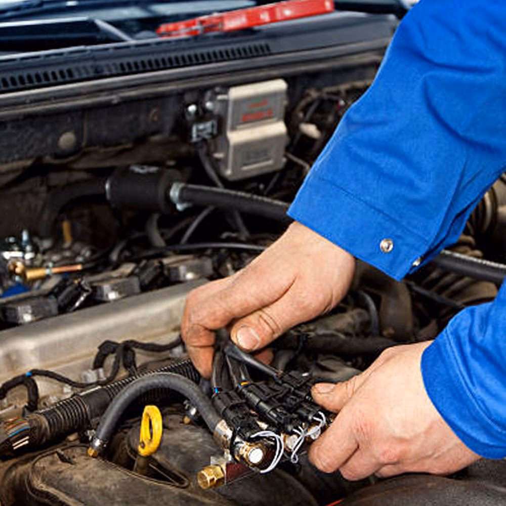 Who can place a car on the uklpg vehicle register?