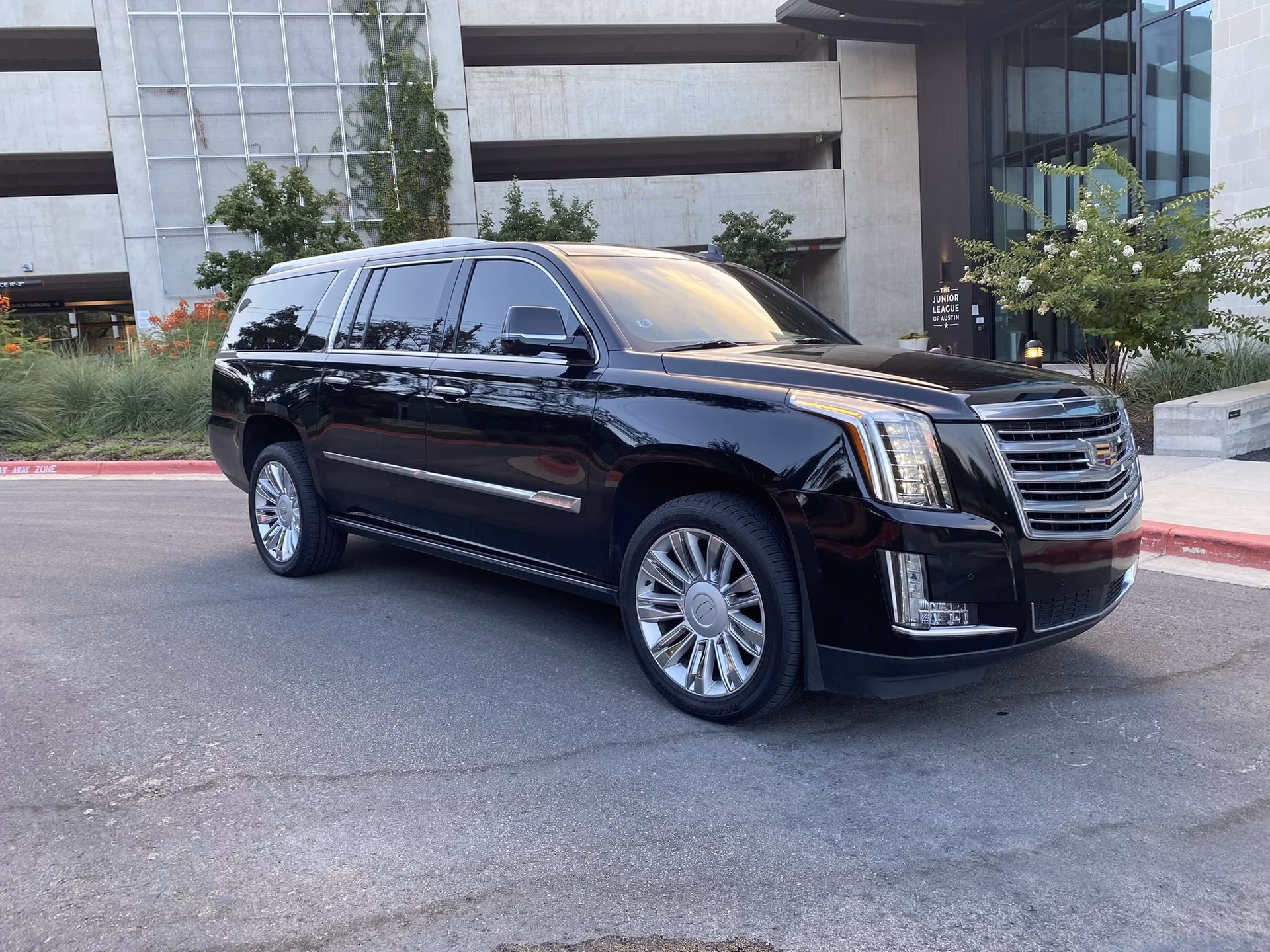 Who is Dallas Limo & Black Car Service?