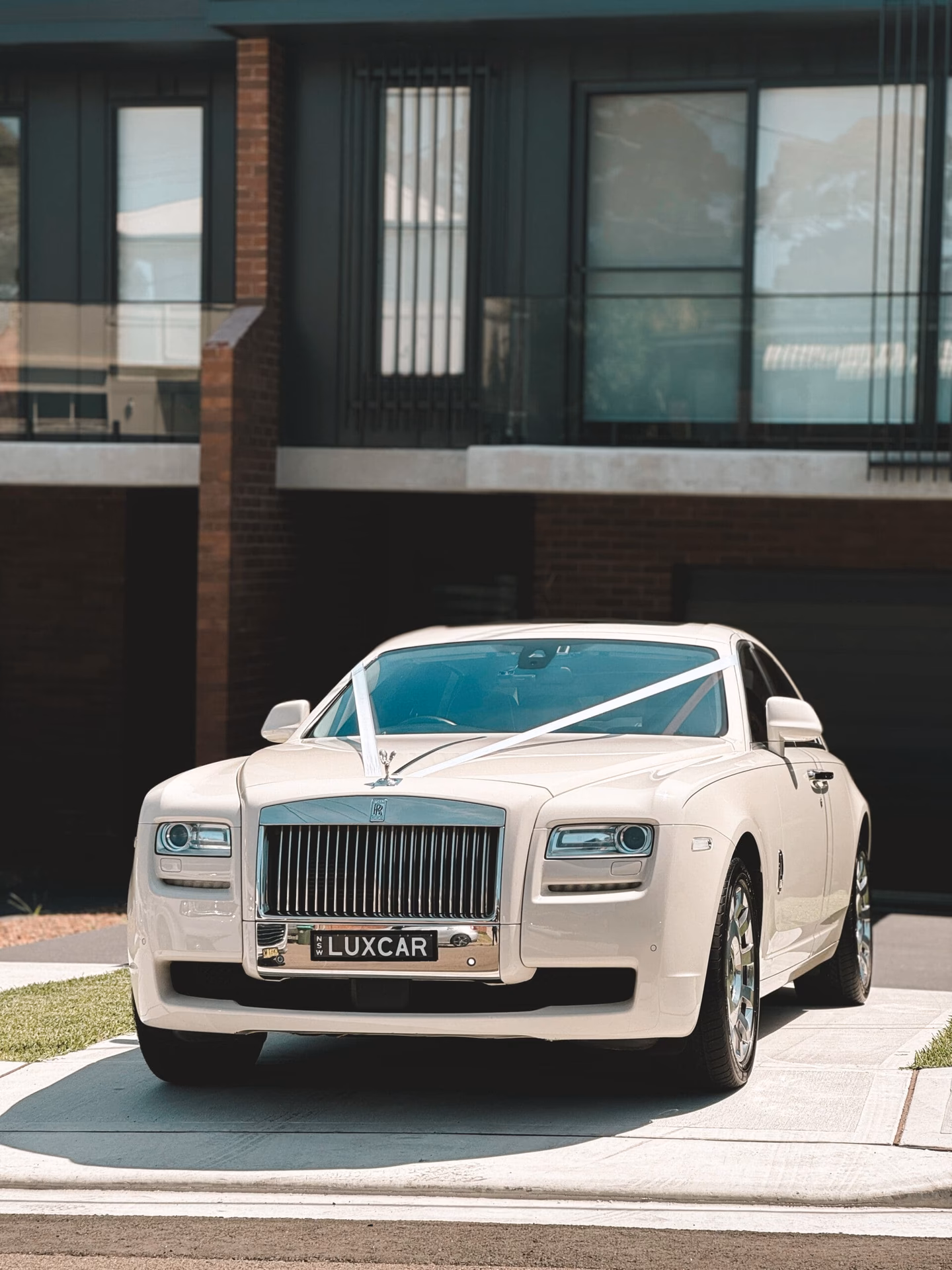 Who is hire car Sydney City?