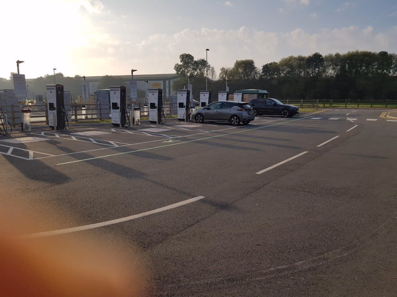How many EV charging stations are there at M40 hub Stroud Park?