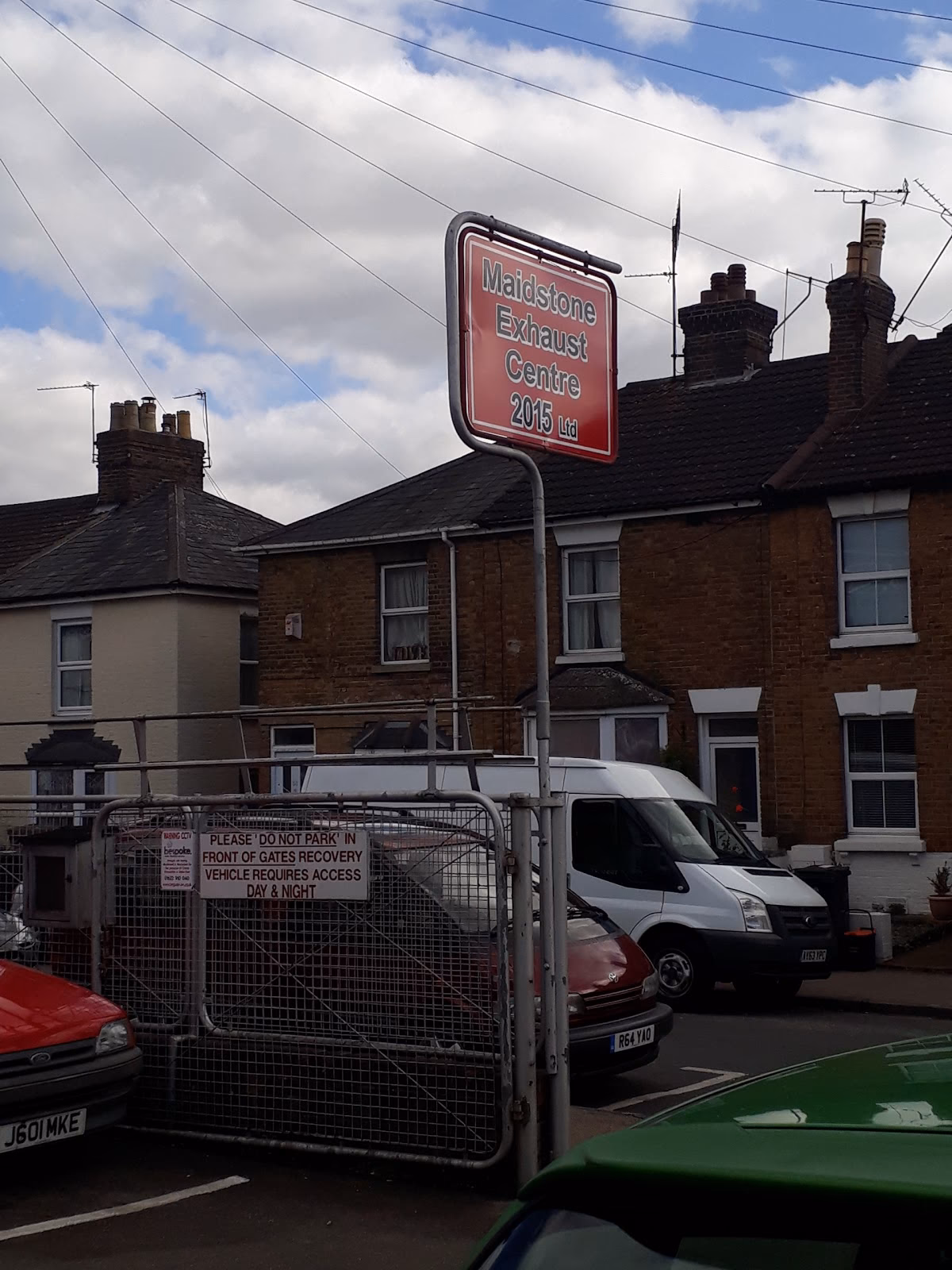 Where is Maidstone exhaust service centre?