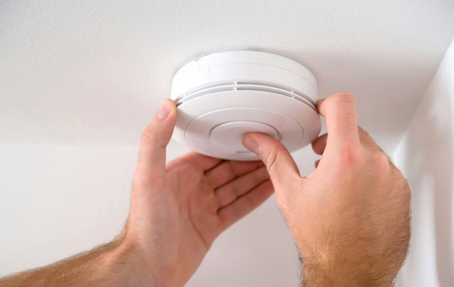 How do I know if my smoke alarm breaker should be marked?