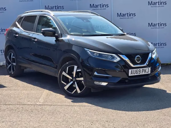 Where is Martins Nissan located?