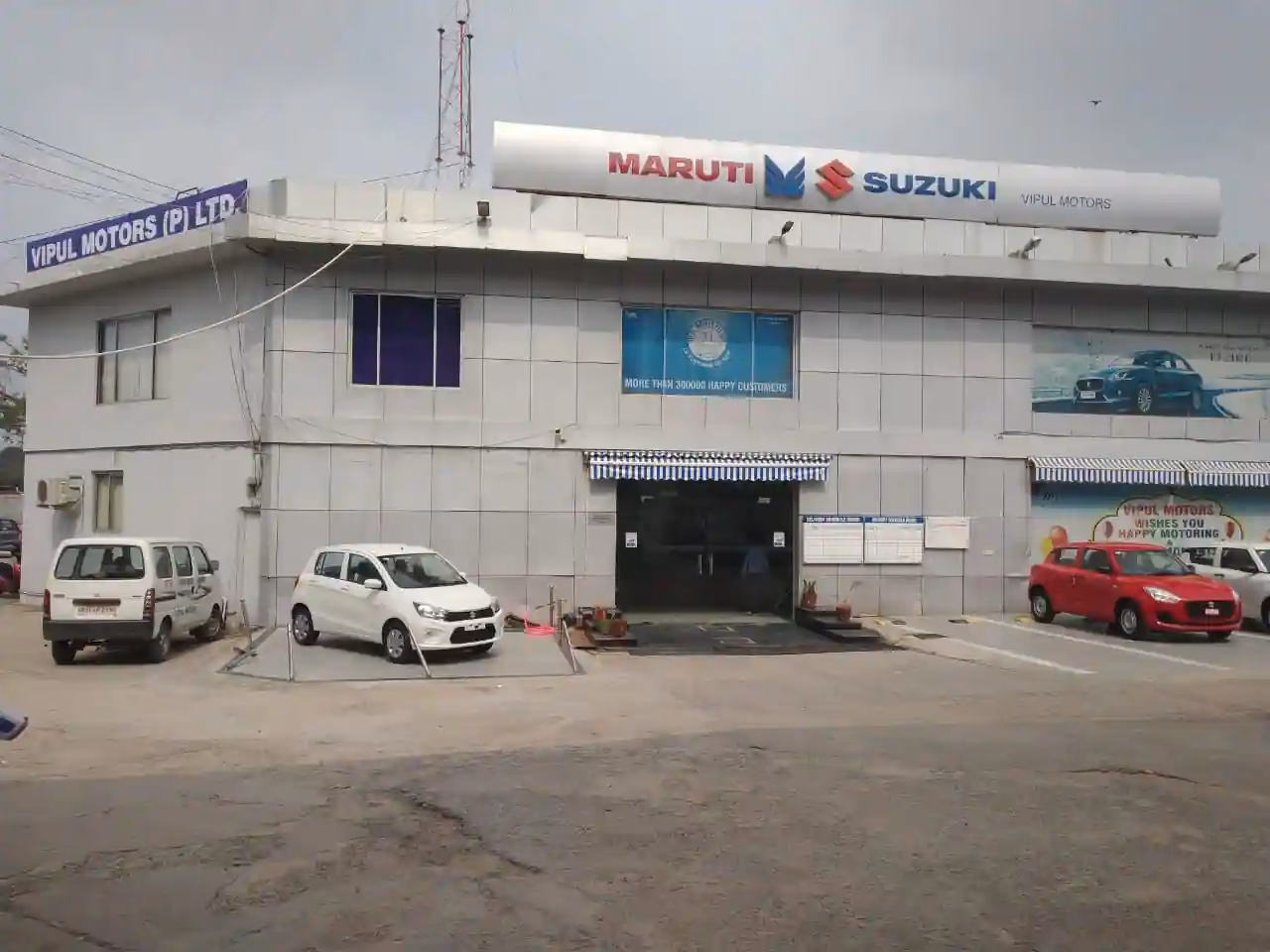 How many Maruti Suzuki service centers in Noida?