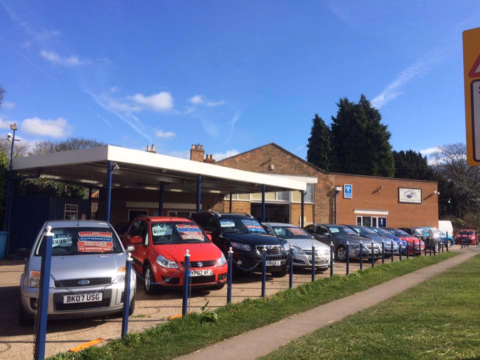 Who sells Kormoran tyres?