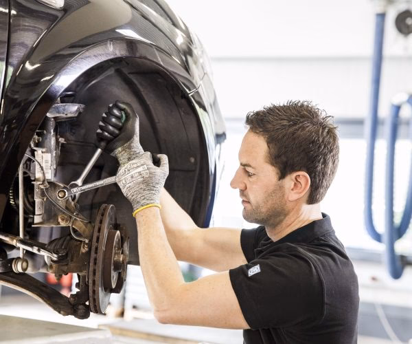 How do I schedule my Mercedes-Benz Auto Repair & maintenance?