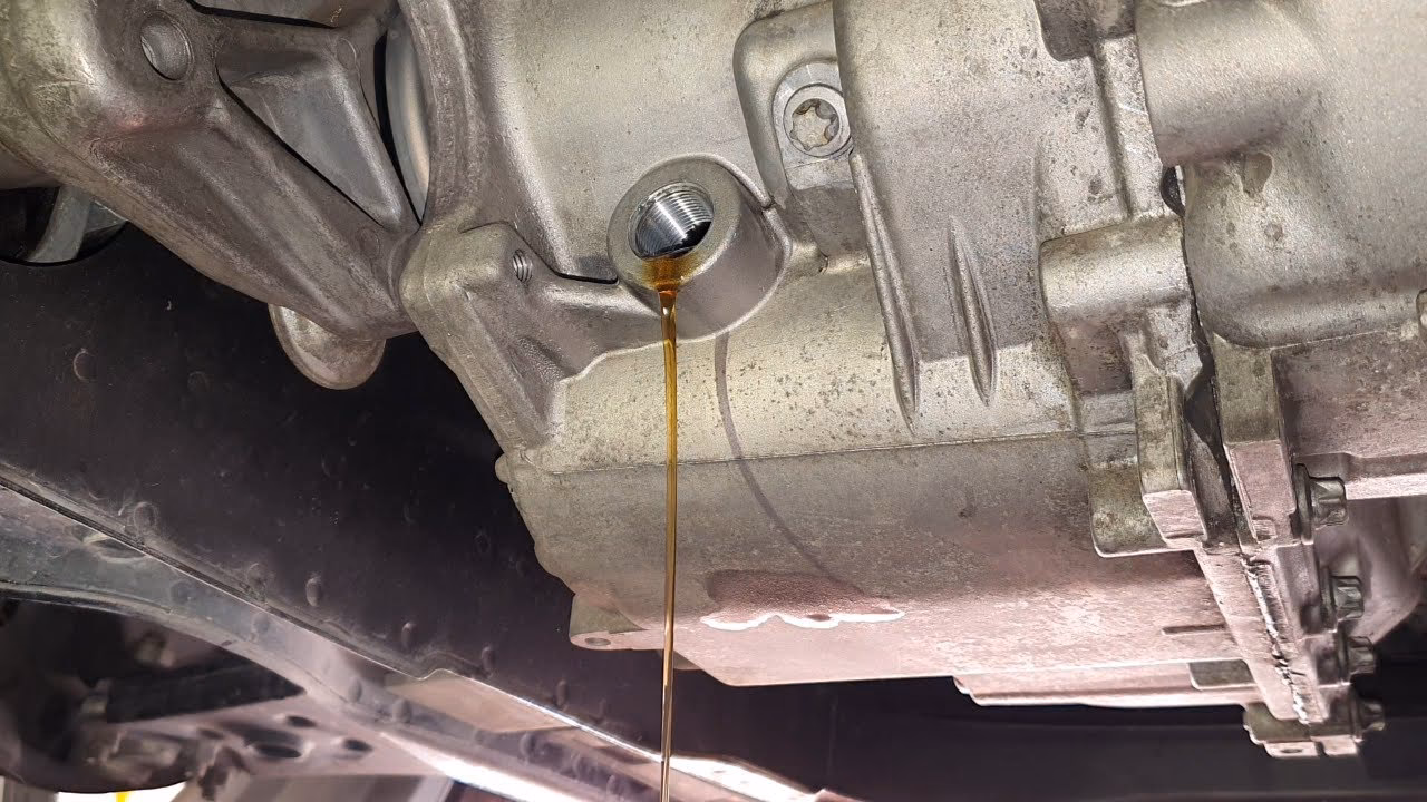 Does the gearbox oil need to be replaced?