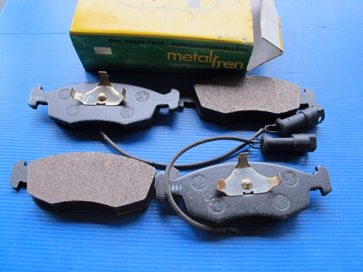 What is a 1500 cc MGA front disc brake plate?