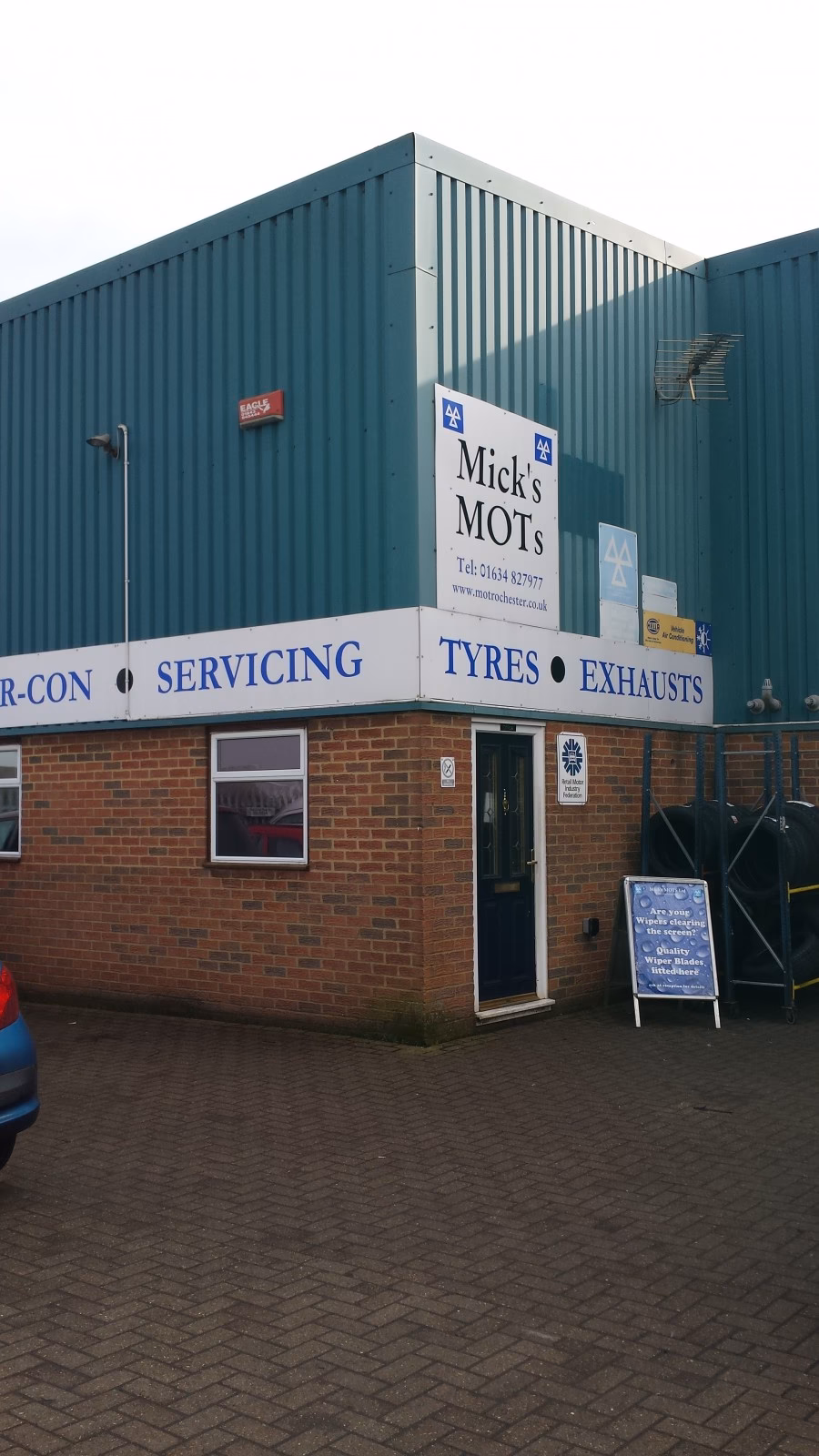 Who is Mick's garage?