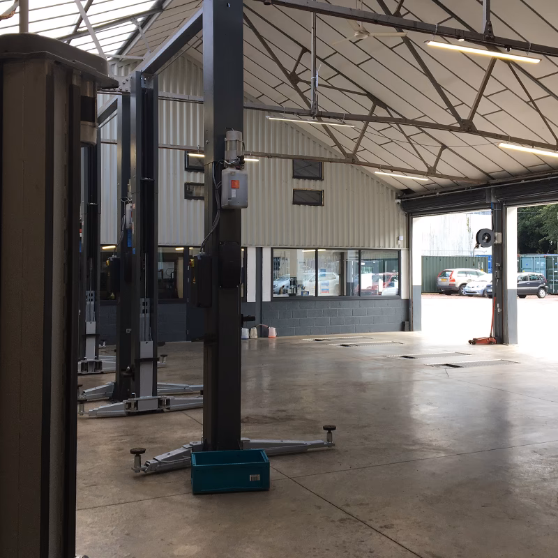 What is the phone number for Monmouth MOT centre MOT garage?