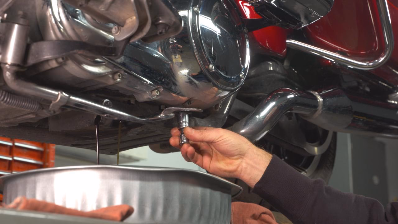 Does a Milwaukee 8 need brake fluid?