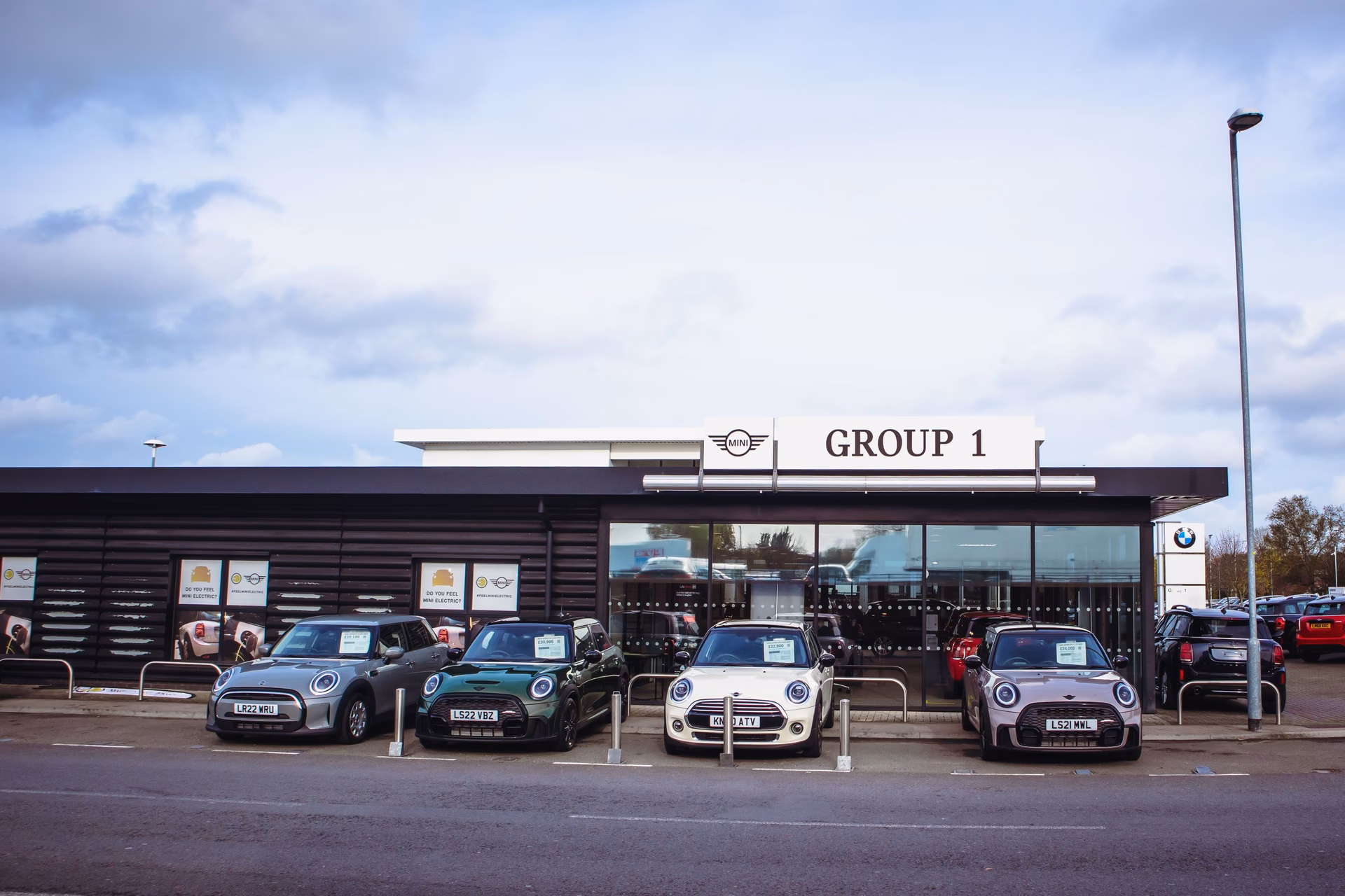 Where is Group 1 Borehamwood mini?