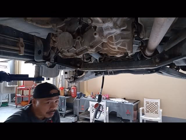 What's the Mitsubishi L200 engine oil type?